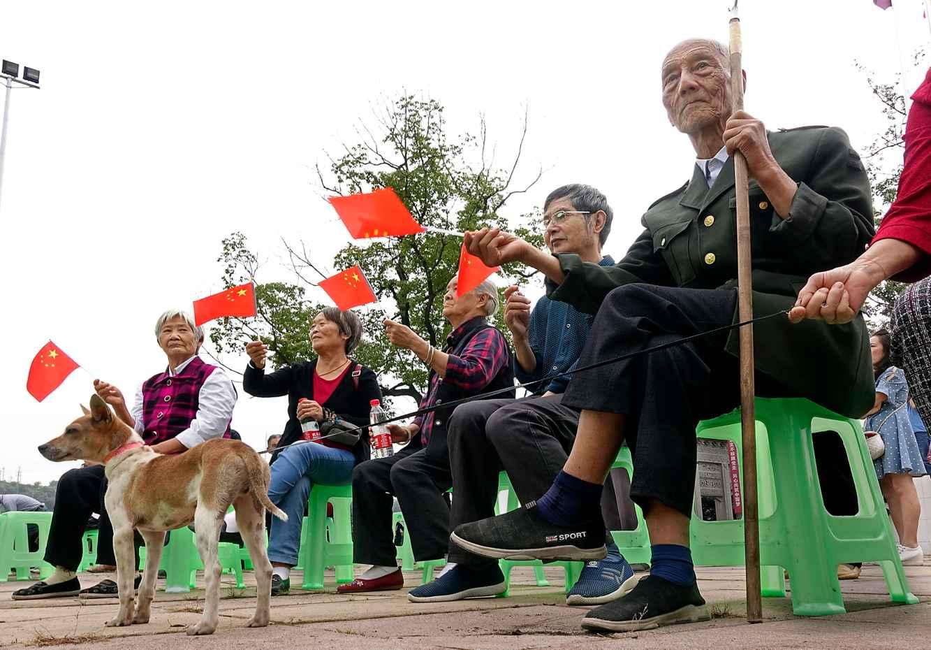 冷知识分享平台-发现惊奇的国考报名“冷热不均”,400个岗位无人报考,背后的原因是什么呢?宝藏!